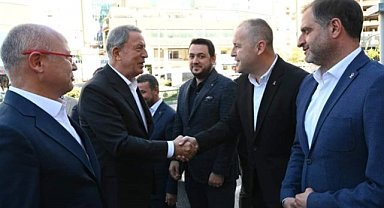 AK Parti Bursa İl Başkanlığı’ndaki toplantıya Hulusi Akar da katıldı