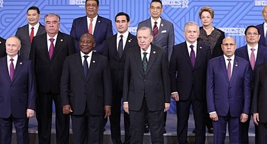 BRICS Liderler Zirvesi'nde aile fotoğrafı çekildi