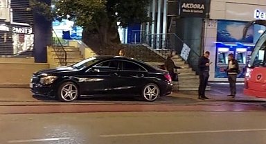 Bursa'da bir otomobil tramvay seferlerini aksattı