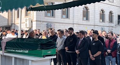 Bursa'da eşinin öldürdüğü diş doktoru için cenaze töreni