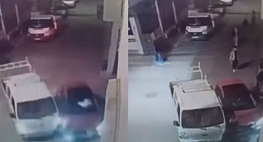 Bursa'da otomobil kamyonete ve duvara çarptı: 1 yaralı