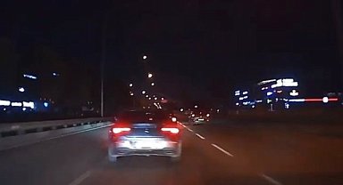 Bursa'da şerit değiştiren otomobil kazaya sebep oldu