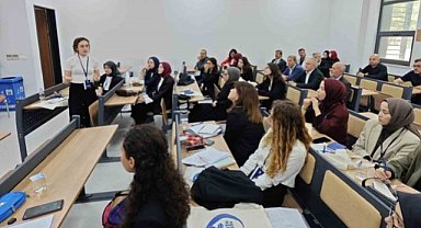 Bursa'daki öğrencilerden TBMM simülasyonu