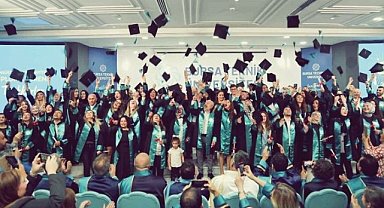 Bursa Teknik Üniversitesi'nde lisansüstü mezuniyet töreni