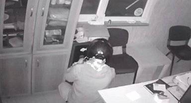 Karacabey'de çalıştığı eski dükkanda hırsızlık yaptı