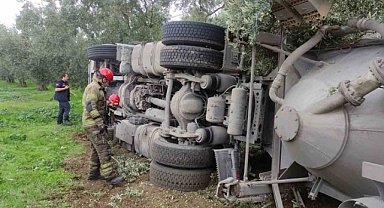 Orhangazi-İznik karayolunda tanker devrildi: 1 yaralı