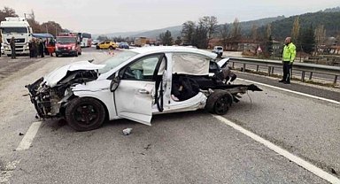 Bozüyük'te feci kaza: Bursa'da görevli öğretmen ile kızı öldü