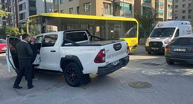 Bursa'da belediye otobüsü ile kamyonet çarpıştı