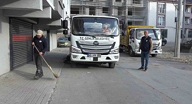 Gemlik'te açık alanlardaki atıklar ortadan kaldırılıyor