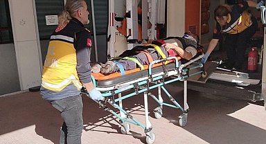 Orhangazi'de 2 aracın çarpıştığı kazada 5 kişi yaralandı