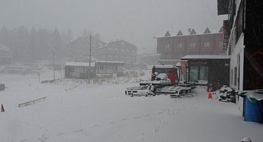Uludağ'ın zirvesinde kar kalınlığı 50 santimetre