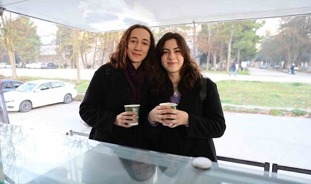 Bursa Büyükşehir Belediyesi'nden öğrencilere sıcak çorba