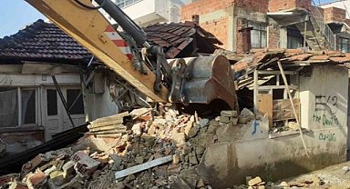 Bursa'da tehlike oluşturan metruk binalar ortadan kaldırılıyor