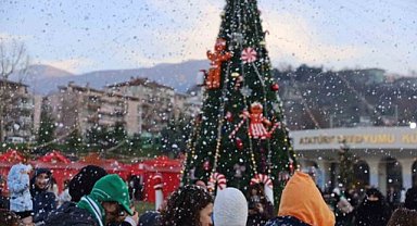 Bursa'da yeni yıl kutlamaları için hazırlıklar başladı