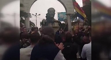 Şam düştü, Hafız Esad heykelleri devrildi!