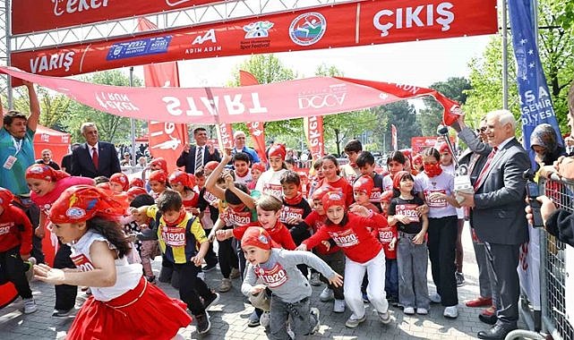 Bursa'da düzenlenen koşuda neşeli adımlar atıldı