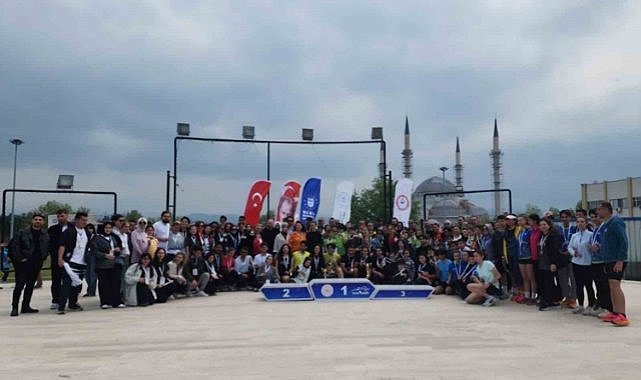 Bursa Uludağ Üniversitesi'ndeki etkinlikte aileler yarıştı