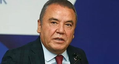 Muhittin Böcek, hastaneye kaldırıldı