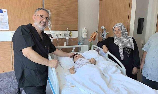 24 kilo ağırlığındaki kadından 3 kilo kist çıktı
