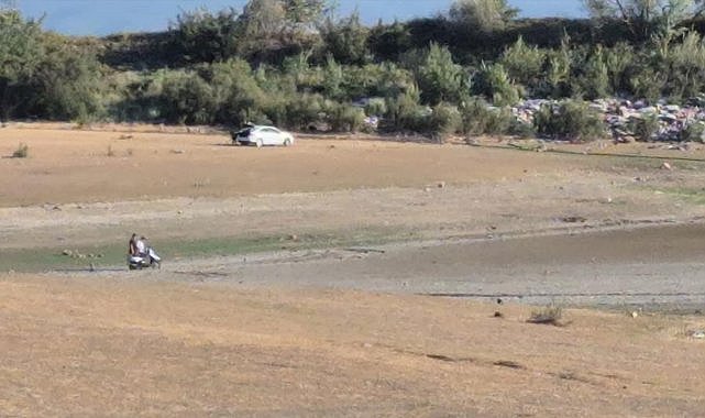 43 yıldır sulama yapılan gölet kurudu