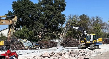 Alaaddinbey’de kaçak yapılara temelden müdahale