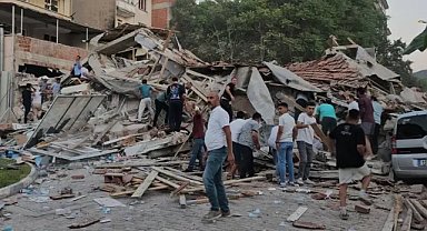 Balıkesir Sındırgı'da yıkılan bina ile ilgili iki gözaltı!