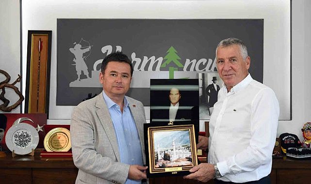 Başkan Erkan Aydın dağ yöresine çıkartma yaptı