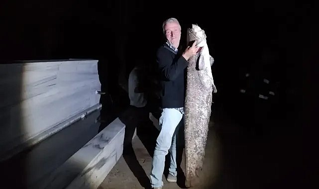 Bursa'da amatör balıkçı dev balık yakaladı! Tam 40 kilo!