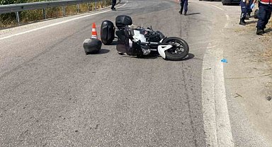 Bursa’da devrilen motosiklet bariyerlere çarptı: Baba öldü, kızı ağır yaralandı