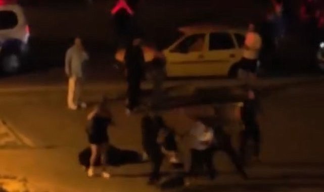 Bursa’da gençler arasında kavga: Cadde boks ringine döndü