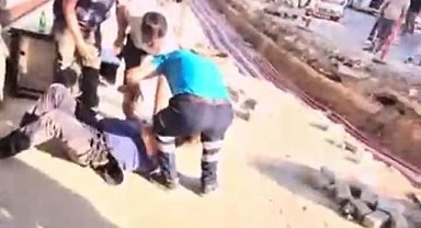 Bursa’da kafeterya yıkımında ortalık karıştı. Bir polis yaralı