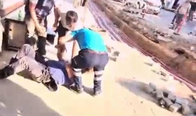 Bursa’da kafeterya yıkımında ortalık karıştı. Bir polis yaralı