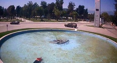 Bursa İnegöl'de alkollü şahıs süs havuzuna düştü