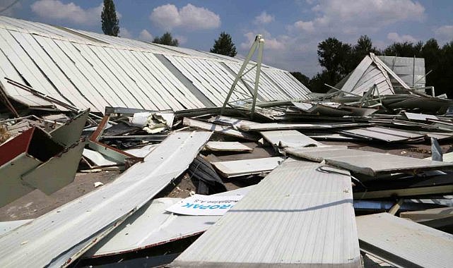 Bursa Nilüfer’de kaçak 2 iş yeri yıkıldı