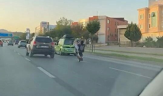 Bursa trafiğinde dehşet anları! Herkesi tehlikeye attı…