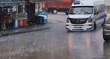 Bursa’ya can suyu! Yağmur, şehir merkezine düştü