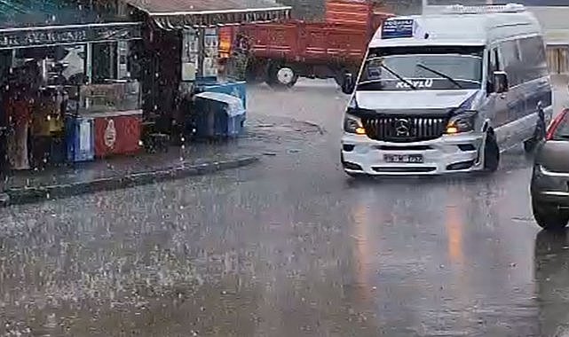 Bursa’ya can suyu! Yağmur, şehir merkezine düştü