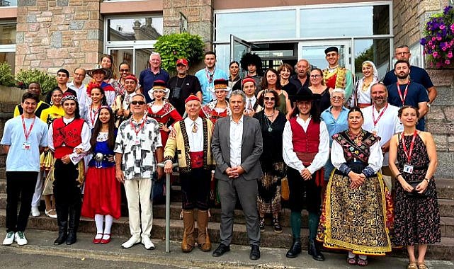 BUÜ halk oyunları topluluğundan ’En İyi Performans Yapan Grup’ başarısı