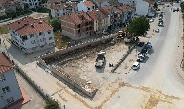 İnegöl’de atıl vaziyetteki boş alan otoparka dönüşüyor