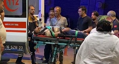 İnegöl'de devrilen traktörün sürücüsü ağır yaralandı