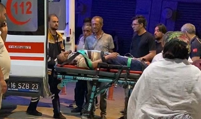 İnegöl'de devrilen traktörün sürücüsü ağır yaralandı