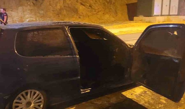 Nilüfer’de park halindeki otomobil alev aldı