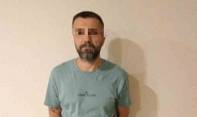 Polisler turist kılığına girdi, aranan şahsı yakaladı
