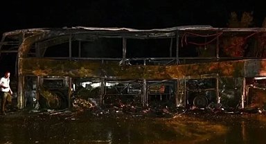 Seyir halinde yandı, 36 yolcu kurtarıldı!