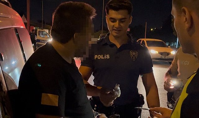 Şüpheliyi yakalayan polis: