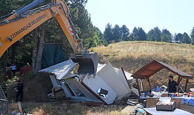 Bursa’da kaçağa geçit yok! İkisi daha yıkıldı