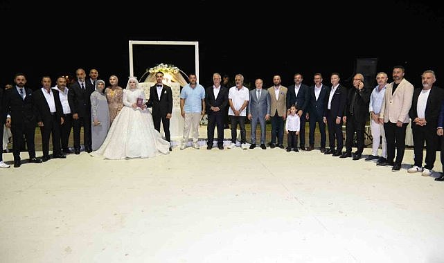 Bursa’da siyaset ve iş dünyasını buluşturan düğün