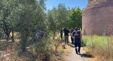 Bursa’da tarihi surların dibinde erkek cesedi bulundu