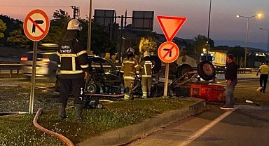 Bursa’da traktöre çarpıp yanan otomobildeki anne-kız yaralandı