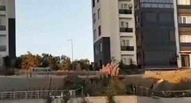 Bursa’da yeni sitenin istinat duvarı böyle çöktü